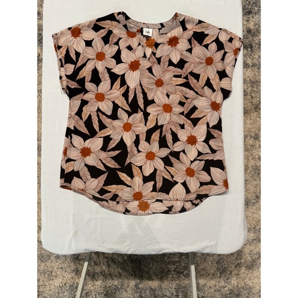 CAbi Tops - Cabi Floral Print Blouse V-Neck Short Sleeve Relaxed Fit Top Size L